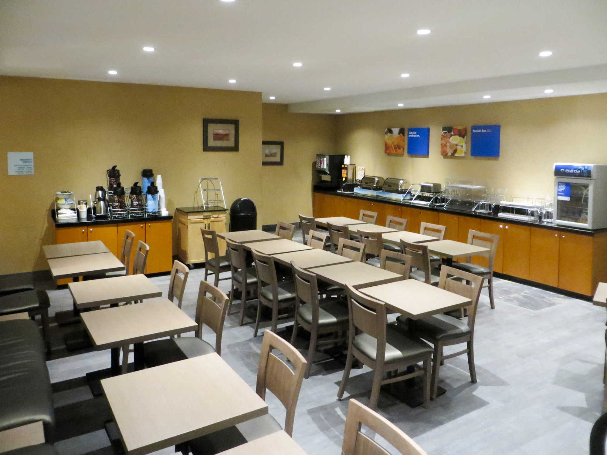 Comfort Inn & Suites Коллингвуд Удобства фото